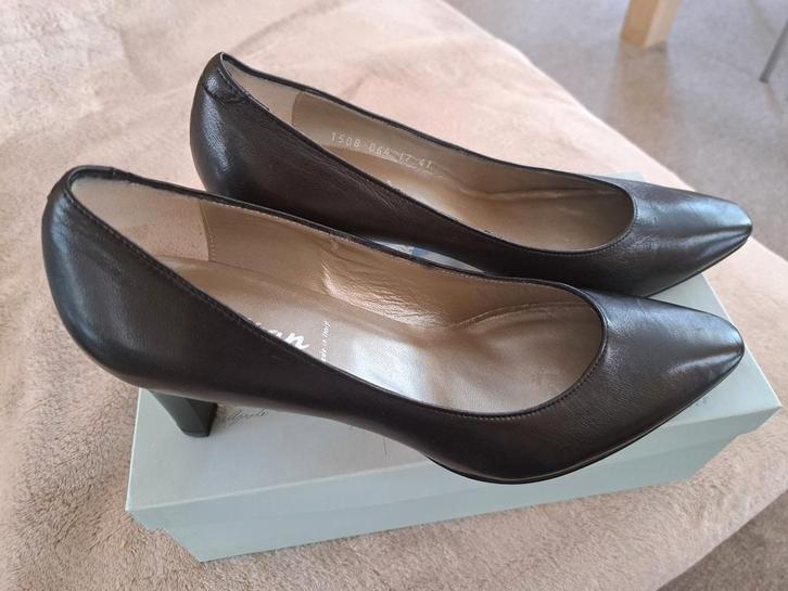 Nieuw! Allemaal leren 'Voltan' pumps! 40/40,5, Kleding | Dames, Schoenen, Nieuw, Pumps, Zwart, Ophalen of Verzenden
