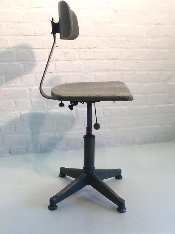 Tabouret, Chaise d’atelier d’architecte  Vintage années 60, Antiek en Kunst, Antiek | Meubels | Stoelen en Sofa's, Ophalen