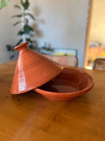 Authentieke tajine beschikbaar voor biedingen
