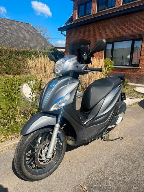Grijze Piaggio medley scooter 125cc, Motoren, Motoren | Piaggio, Particulier, Scooter, 11 kW of minder, Ophalen