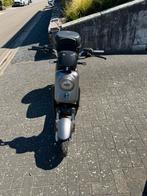 Elektrische brommer a klasse 25kmh per uur, Fietsen en Brommers, Ophalen, Zo goed als nieuw