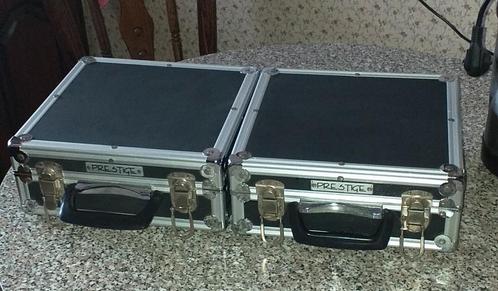 2 minidisc koffertjes (zeldzaam), Muziek en Instrumenten, Behuizingen en Koffers, Zo goed als nieuw, Ophalen