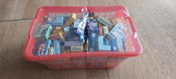 Splinternieuw mandje met miniatuur boodschappen  beschikbaar voor biedingen