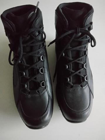 Nieuwe boots maat 41 beschikbaar voor biedingen