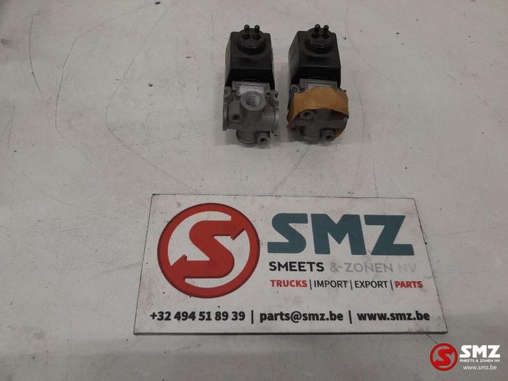 Occ jeu de 2 électrovannes de frein Scania, Autos : Pièces & Accessoires, Pièces camion, Scania, Autres pièces automobiles, Utilisé