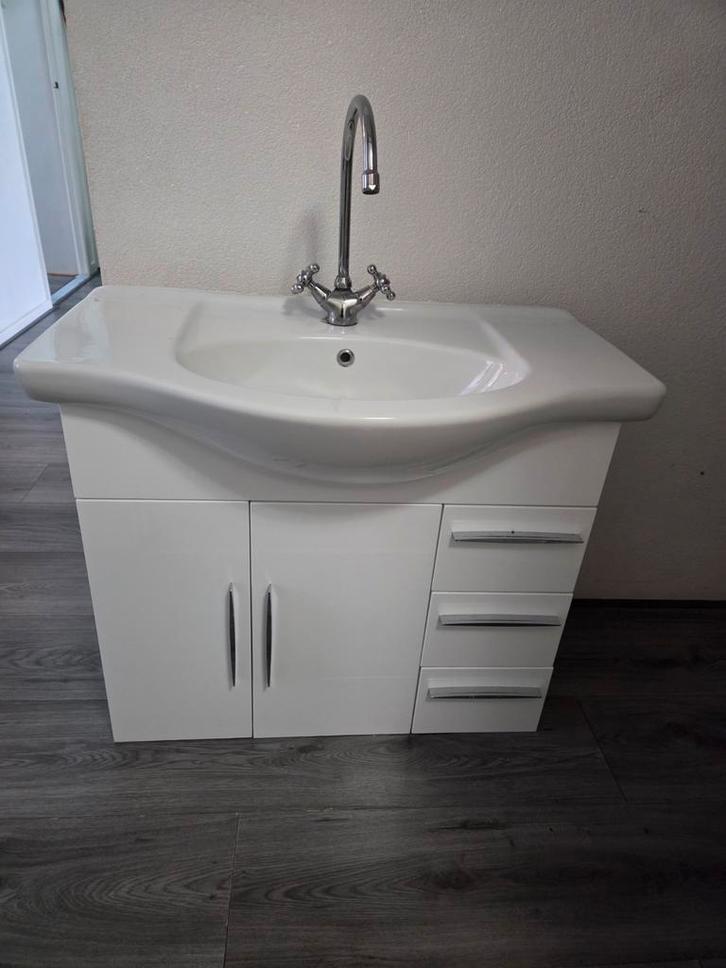 MOOI BADKAMER MEUBEL, Huis en Inrichting, Badkamer | Badkamermeubels, Ophalen