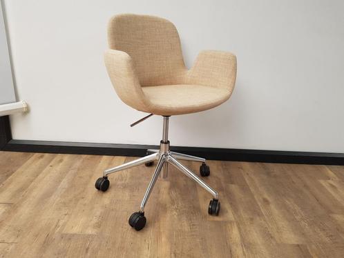 Design chair Daisy, Antiek en Kunst, Antiek | Meubels | Stoelen en Sofa's, Ophalen