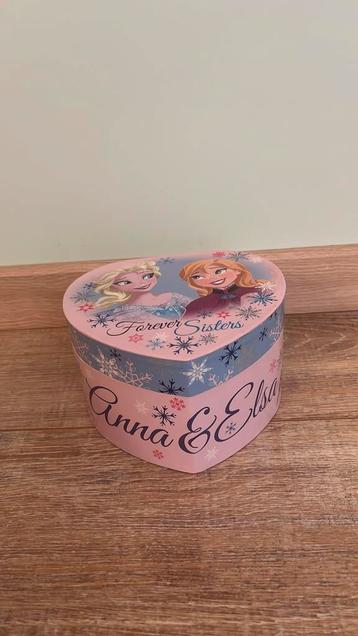 Muziek/juwelen kistje van Anna en Elsa beschikbaar voor biedingen