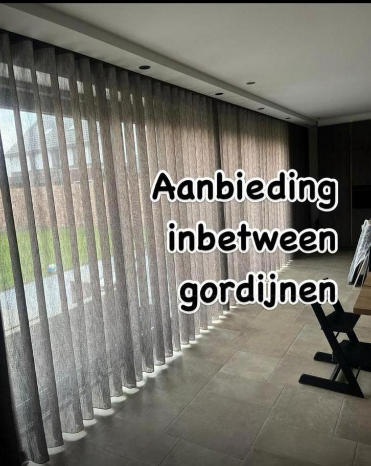Aanbieding inbetween gordijnen, Huis en Inrichting, Stoffering | Gordijnen en Lamellen, Zo goed als nieuw, Grijs, Ophalen