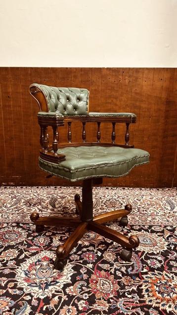 Klassiek Engels Chesterfield Bureaustoel beschikbaar voor biedingen