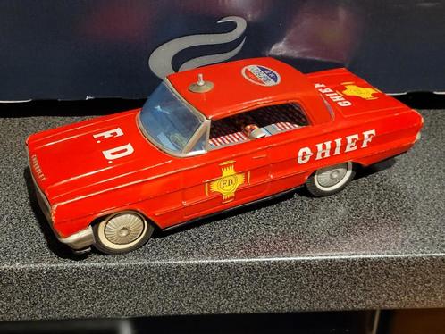Oude vintage brandweerman van tin tole chevrolet, Antiek en Kunst, Antiek | Speelgoed, Ophalen of Verzenden