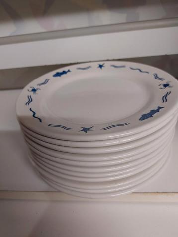Petites assiettes à poisson. beschikbaar voor biedingen