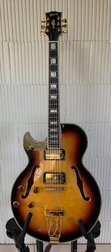 Linkshandige gitaar Lefty  beschikbaar voor biedingen