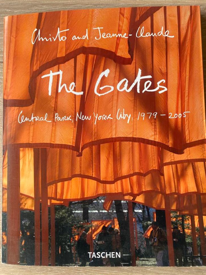 Christo the gates, Boeken, Kunst en Cultuur | Architectuur, Zo goed als nieuw, Ophalen of Verzenden