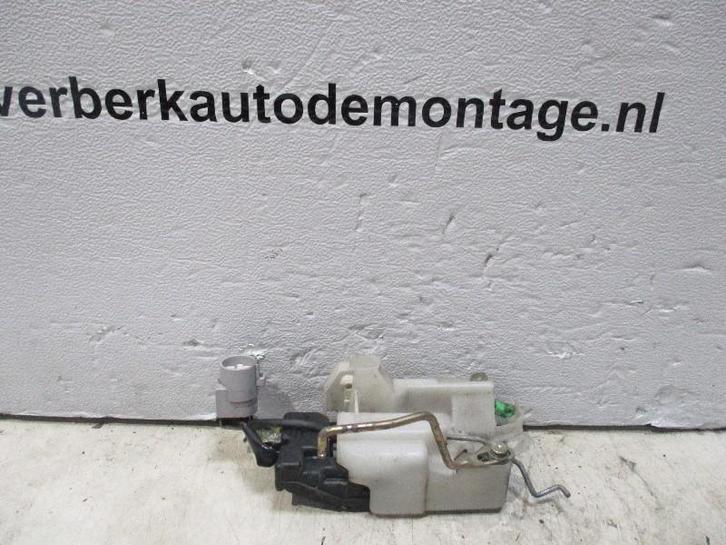 SERRURE DE PORTE AVANT GAUCHE Toyota Celica (T20), Autos : Pièces & Accessoires, Carrosserie & Tôlerie, Toyota, Avant, Gauche