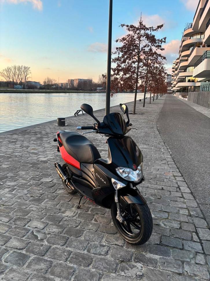 Gilera runner a klasse, Fietsen en Brommers, Scooters | Piaggio, Gebruikt, Overige modellen, Benzine, Ophalen