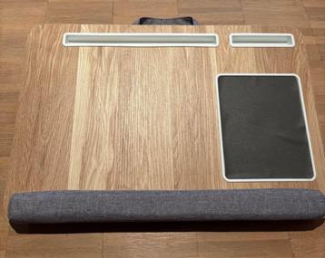Laptoptafel beschikbaar voor biedingen