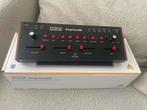 Behringer solina, Muziek en Instrumenten, Synthesizers, Ophalen, Zo goed als nieuw
