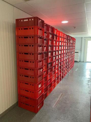 Stapelbakken 60x40x20 gebruikt 250 stuk  moeten weg, Enlèvement