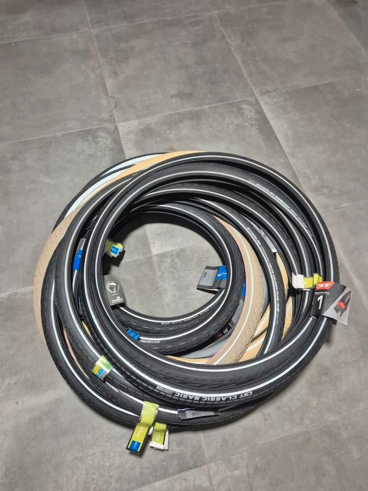 16 nieuwe fietsbanden Schwalbe en CST, Fietsen en Brommers, Fietsonderdelen, Nieuw, Algemeen, Band, Ophalen