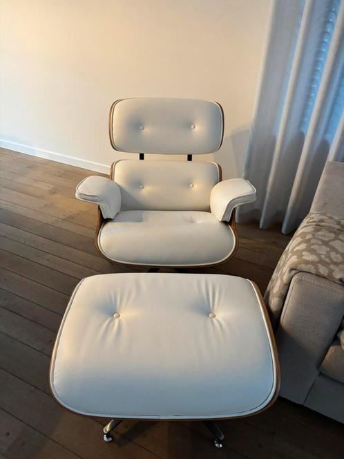 Eames lounge chair + ottoman, Huis en Inrichting, Fauteuils, Nieuw, Hout, Ophalen