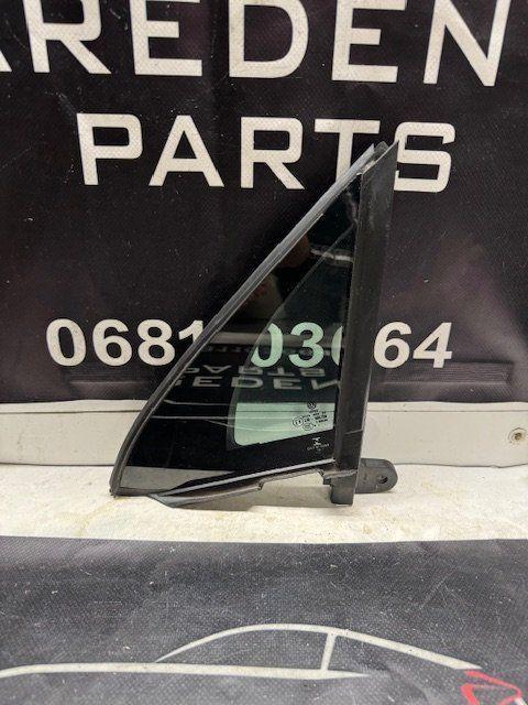 Volkswagen Tiguan 5N 5NA Driehoek Ruit Links Voor 5NN845113, Auto-onderdelen, Ruiten en Toebehoren, Volkswagen, Gebruikt, Ophalen of Verzenden