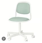 Chaise verte enfant avec roulettes