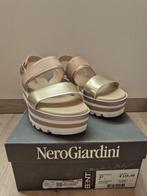 sandalen nero giardini. maat 37., Kleding | Dames, Schoenen, Nero giardini, Ophalen of Verzenden, Zo goed als nieuw