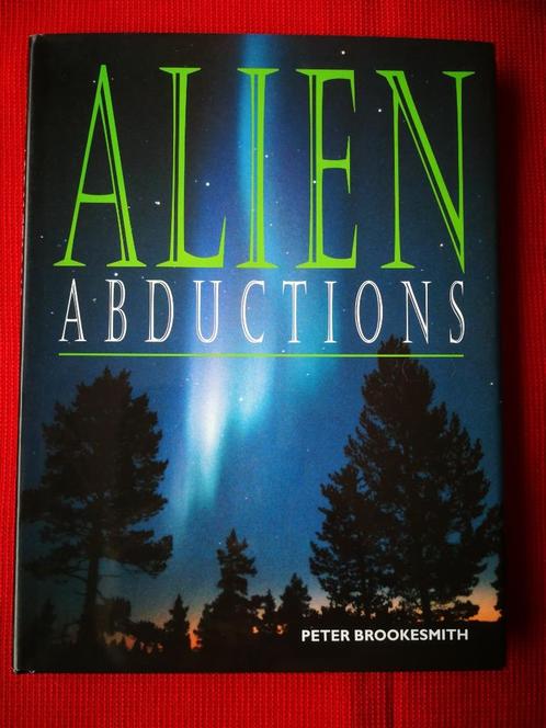 Over de ontvoeringen door buitenaardse aliens (BVC11 – UFO ), Boeken, Esoterie en Spiritualiteit, Zo goed als nieuw, Ophalen of Verzenden