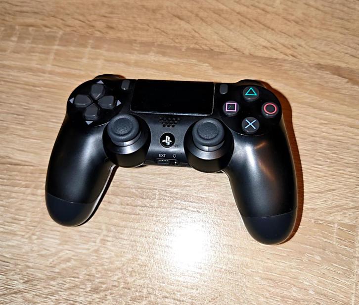 Sony DualShock 4 Zwart – PS4 / PS4 Pro controller, Games en Spelcomputers, Games | Sony PlayStation 4, Zo goed als nieuw, Ophalen