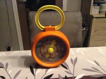 Plastic vintage muziekklok (Matchbox) (1972) (28 cm) beschikbaar voor biedingen