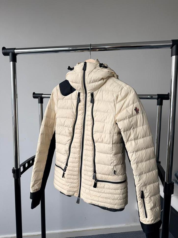 Moncler Grenoble (originale) – veste doudoune ski femme, Vêtements | Femmes, Vêtements de sports d'hiver, Comme neuf, Blouson