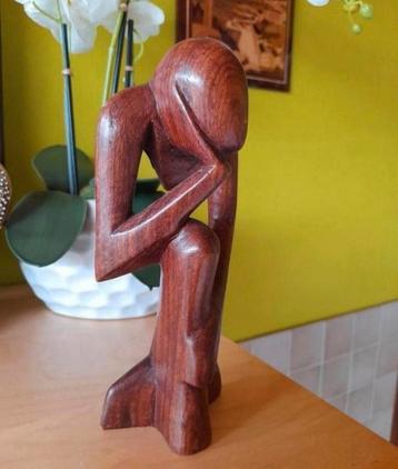 Houtsnijwerk Denker 24 cm hoog - Abstract, Antiek en Kunst, Ophalen of Verzenden