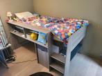 Halfhoogslaper met bureatafel die er onder past. Lichtgrijs, Kinderen en Baby's, Kinderkamer | Stapelbedden en Hoogslapers, Ophalen
