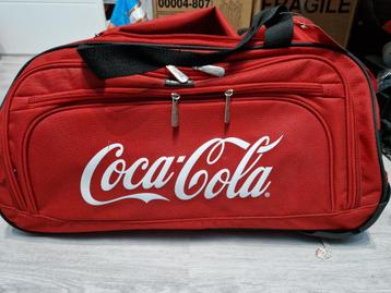 Coca-Cola reis- of sporttas met geïntegreerde trolley beschikbaar voor biedingen
