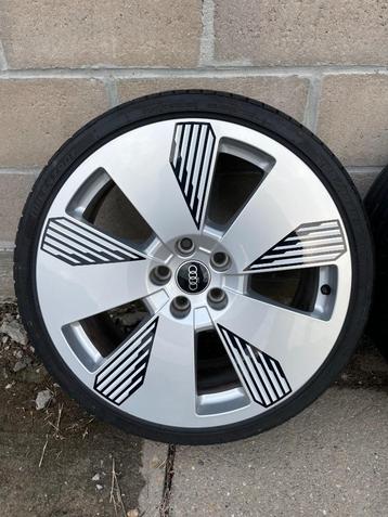 Originele 19” E-tron velgen met nieuwe banden  beschikbaar voor biedingen