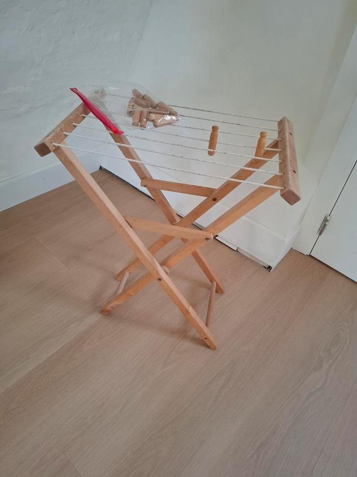 Houten wasrekje voor de poppenhoek, Kinderen en Baby's, Speelgoed | Poppen, Gebruikt, Babypop, Ophalen