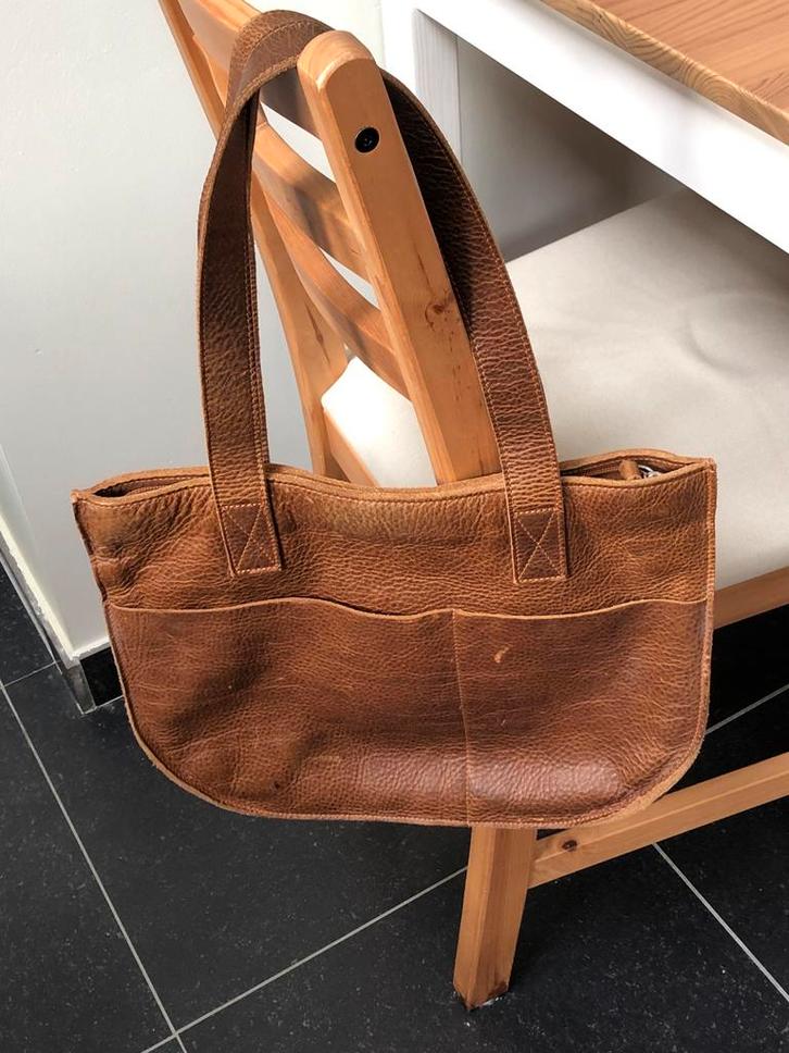 Handtas in leder van het merk Keecie, Handtassen en Accessoires, Tassen | Damestassen, Zo goed als nieuw, Handtas, Bruin, Ophalen