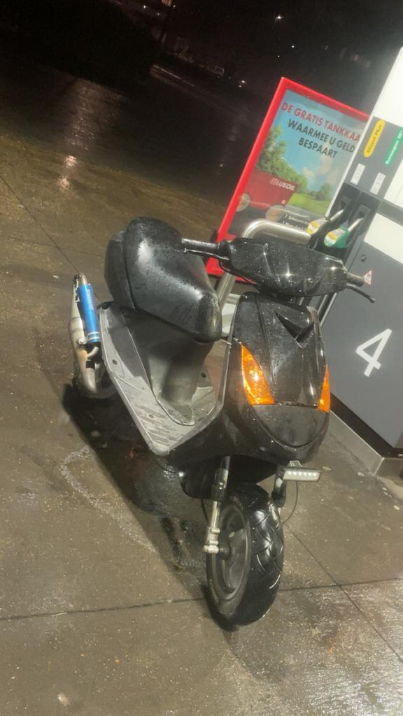 Peugeot viva city b-klasse. MOET SNEL WEG!!, Vélos & Vélomoteurs, Scooters | Peugeot, Utilisé, Vivacity, Classe B (45 km/h), Deux-temps