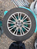 4 235 55 R17 velgbanden, van een Ford Kuga uit 2014, Band(en), 17 inch, 235 mm, Ophalen