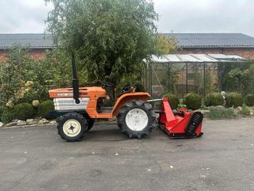 MINITRACTOR KUBOTA 20PK MET NIEUWE KLEPELMAAIER beschikbaar voor biedingen