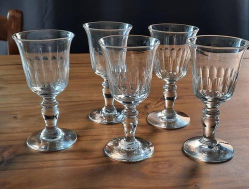 Baccarat,5 verres antiques,Rennaissance forme tulipe., Antiquités & Art, Antiquités | Verre & Cristal, Enlèvement ou Envoi