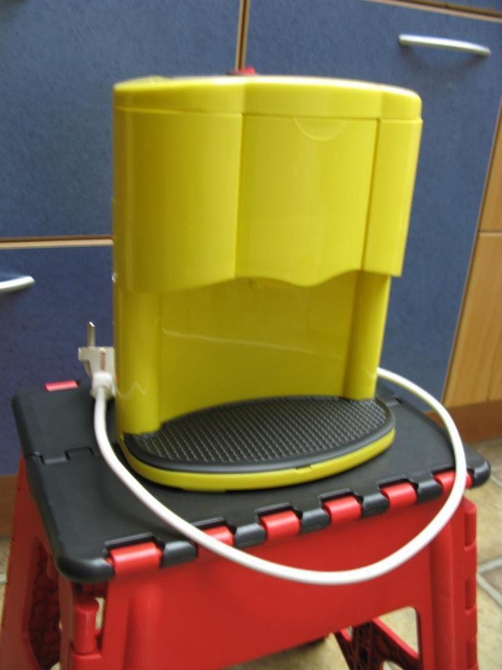 Petit percolateur - coffee maker jaune NEUF, Elektronische apparatuur, Koffiezetapparaten, Nieuw, Gemalen koffie, Koffiemachine