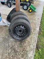 Set winterbanden op velg met wieldoppen, Auto-onderdelen, Banden en Velgen, Ophalen, Gebruikt, 15 inch, Banden en Velgen