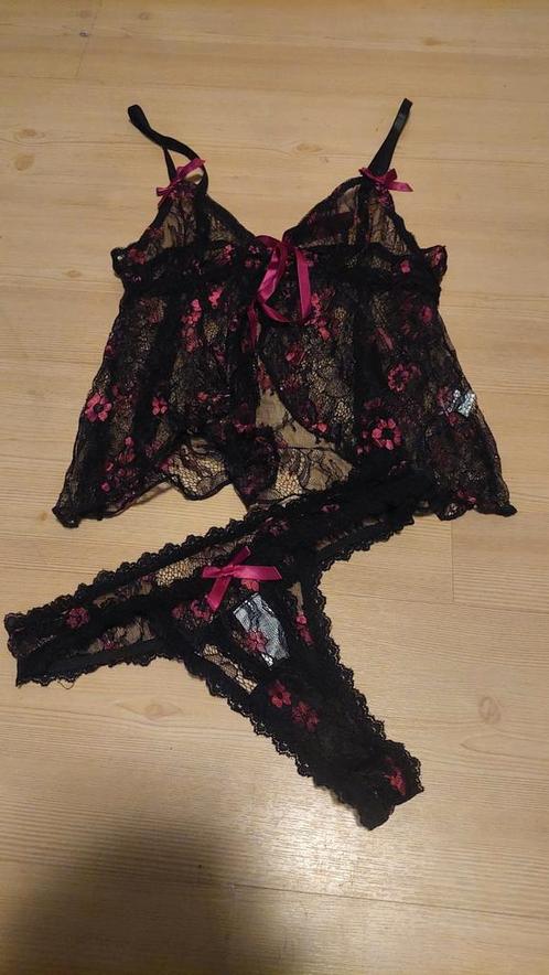 nieuw string setje maat s, Kleding | Dames, Ondergoed en Lingerie, Setje, Zwart, Verzenden