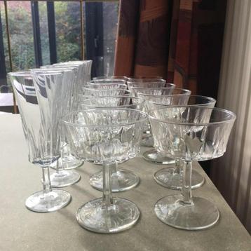 champagne glazen , Vintage beschikbaar voor biedingen