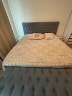 Lit + matelas + coffre + table de chevet, Ophalen, Zo goed als nieuw