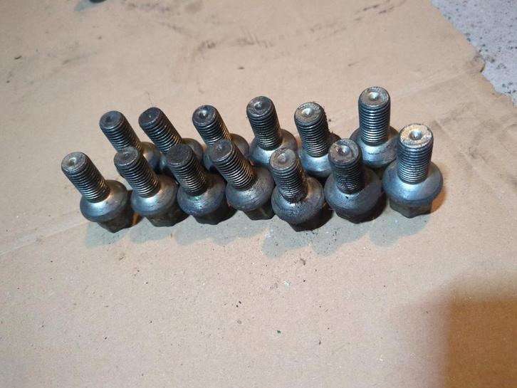 13 VW Audi wielbouten, Auto-onderdelen, Overige Auto-onderdelen, Audi, Gebruikt, Ophalen of Verzenden