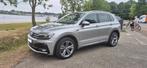 VW Tiguan Highline R Line 2.0 TSI 4-Motion 1/2018, Auto's, Volkswagen, Euro 5, Zwart, 4 cilinders, 1984 cc