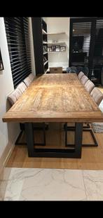 Kwalitatieve houten tafel met 8 stoelen., Huis en Inrichting, Tafels | Eettafels, Ophalen of Verzenden, Zo goed als nieuw